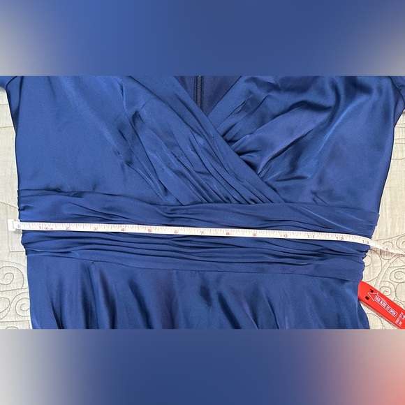 NWOT Mac Duggal Flowy Split Bishop Sleeve Faux Wrap Gown Midnight 4 Blue 67847 - Picture 9 of 9